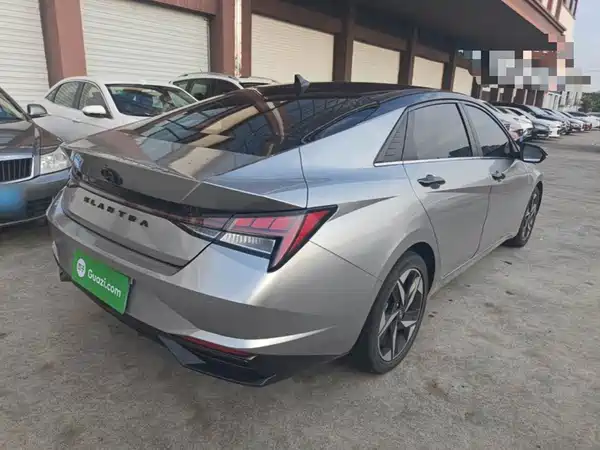 Hyundai Elantra 2023