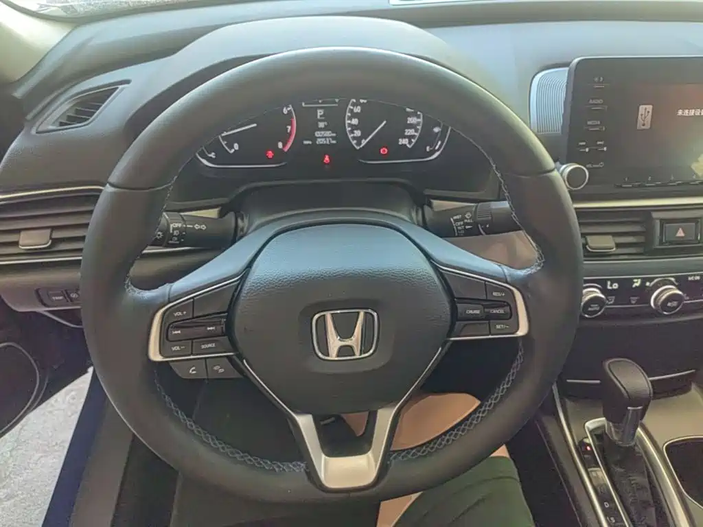Honda Accord 2018 — фото 11
