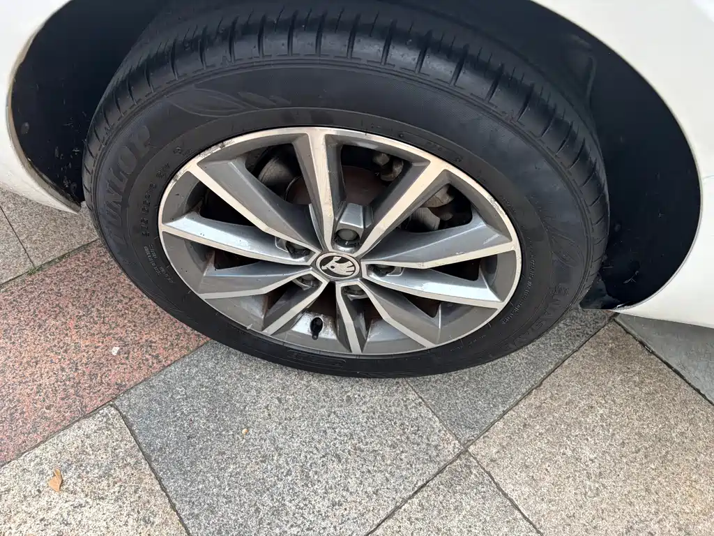 Skoda Octavia 2018 — фото 17