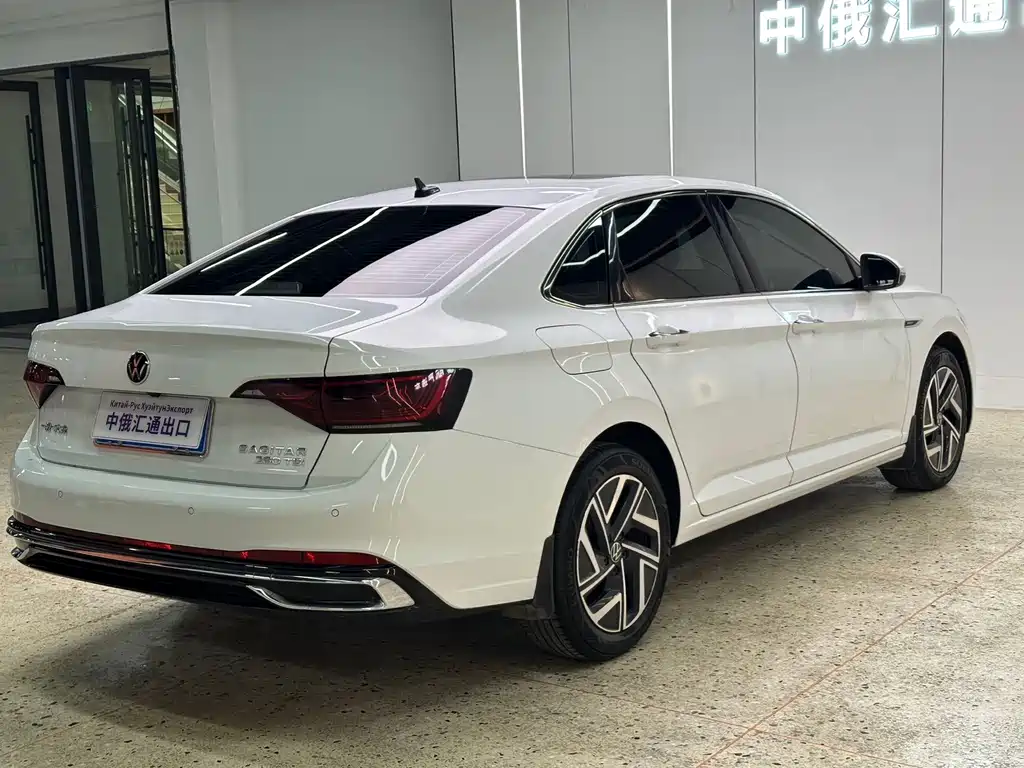 Volkswagen Sagitar 2022