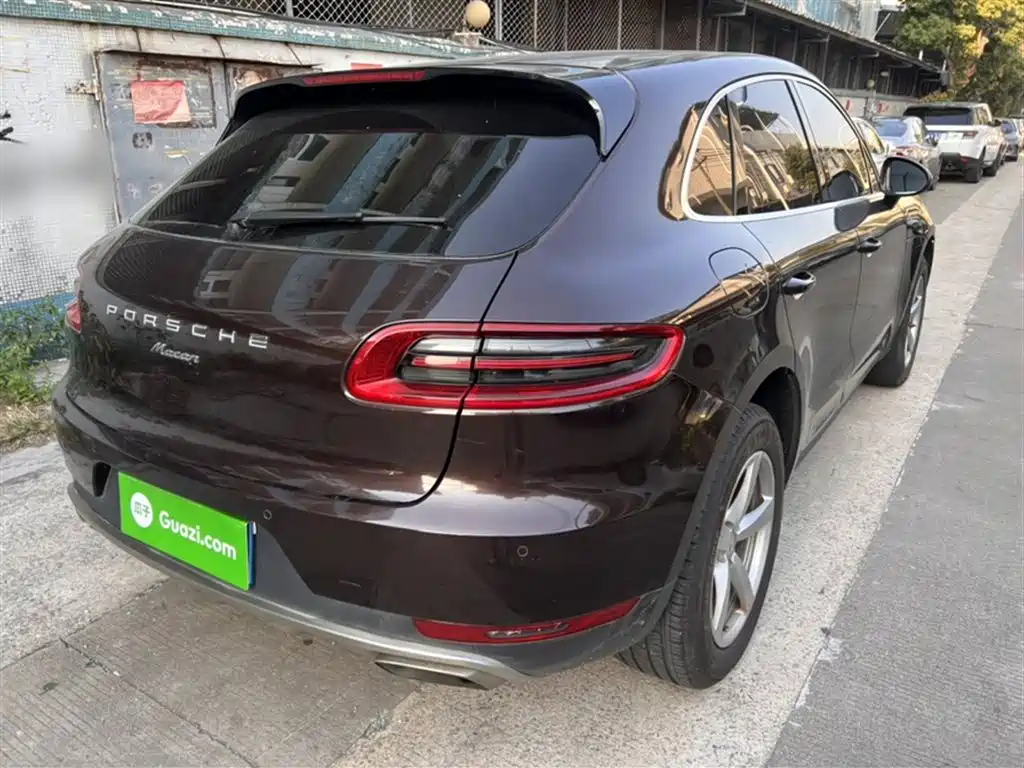 Porsche Macan 2017 — фото 16