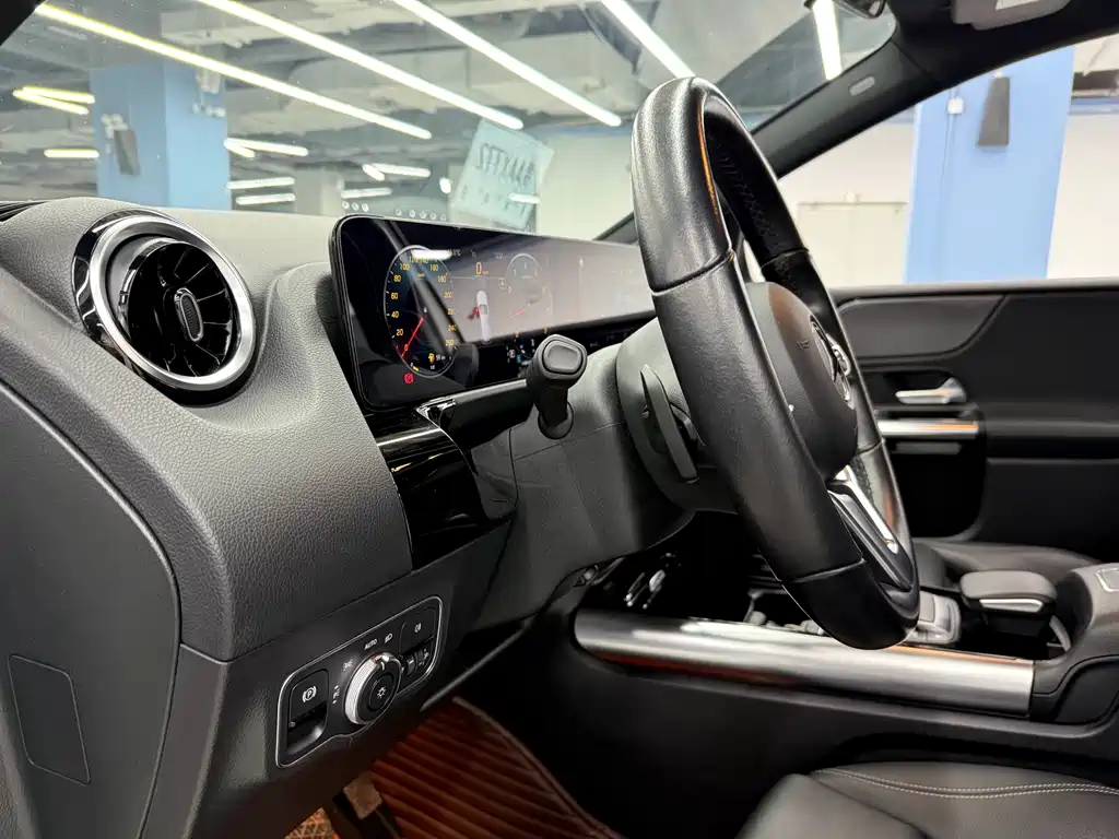 Mercedes-Benz B-Class 2022 — фото 15