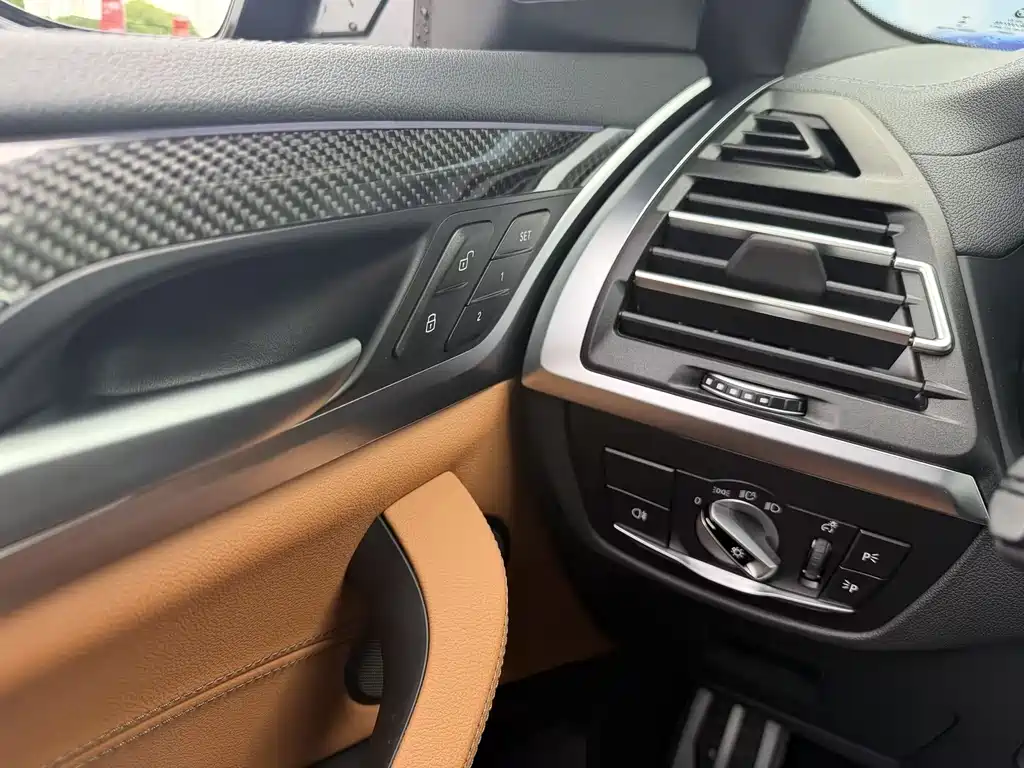 BMW X4 M40i 2023 — фото 11