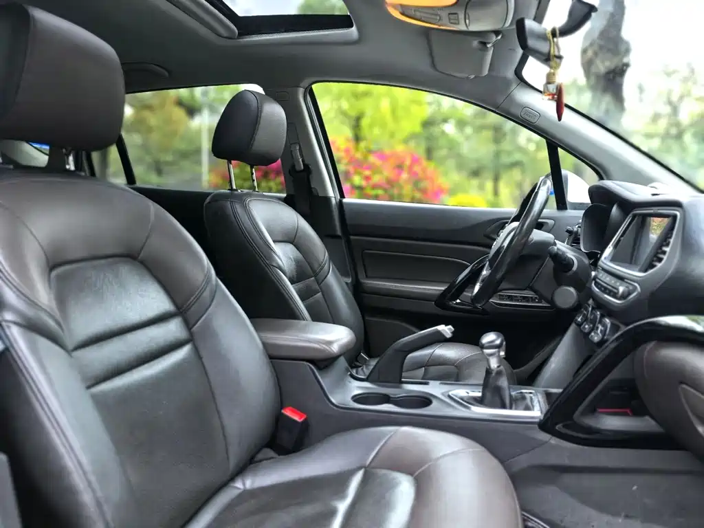 GAC Motor Trumpchi GS4 2015 — фото 25
