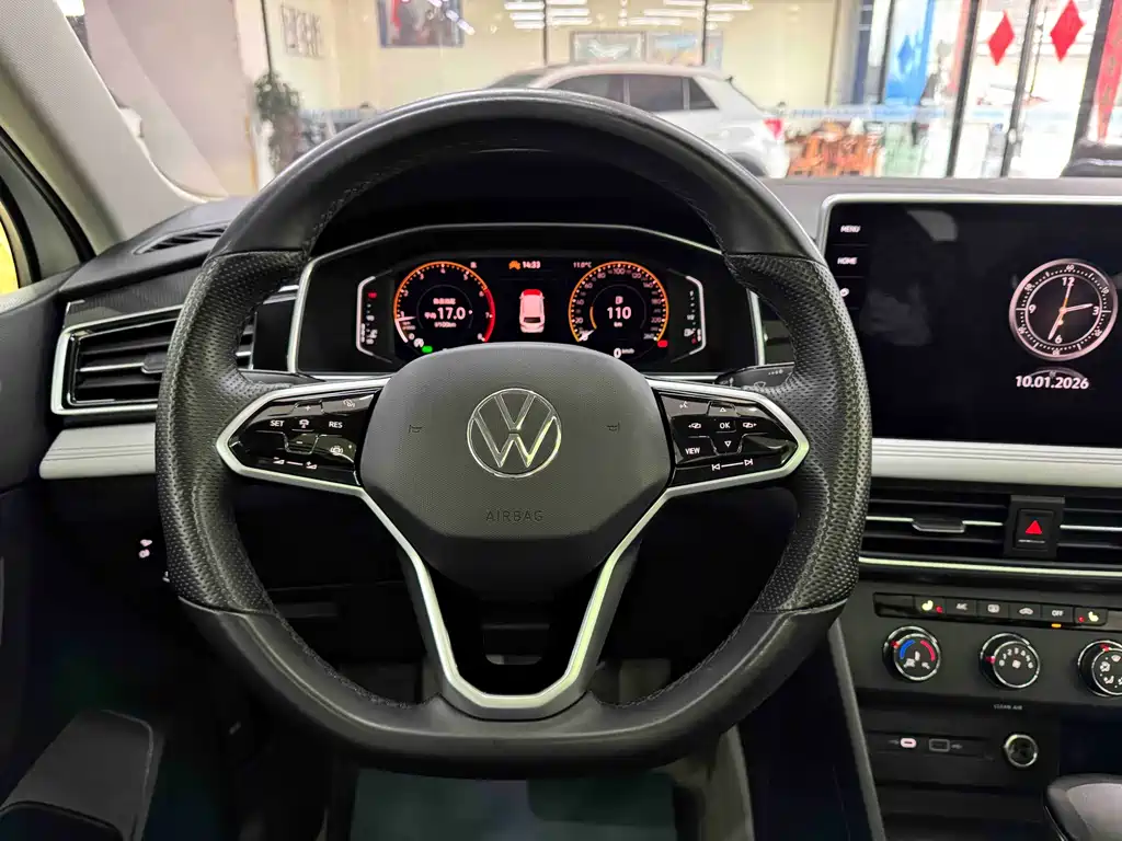 Volkswagen Tiguan L 2023 — фото 15