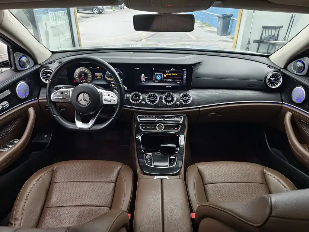 Mercedes-Benz E-Class 2019 — фото 9