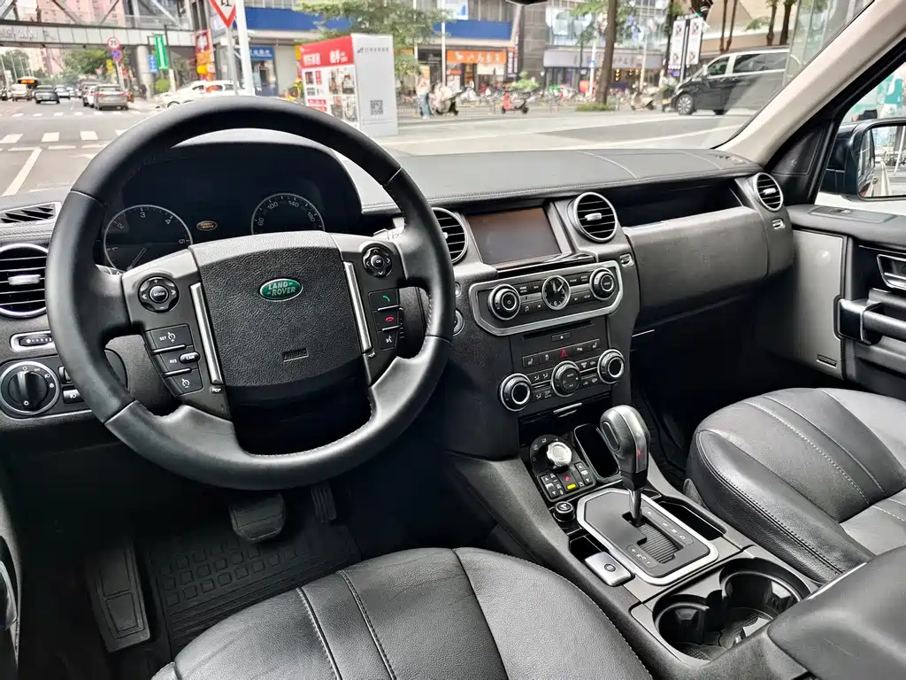 Land Rover Discovery 2012 — фото 24