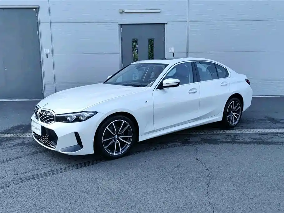 BMW 3 Series 2025 — фото 1