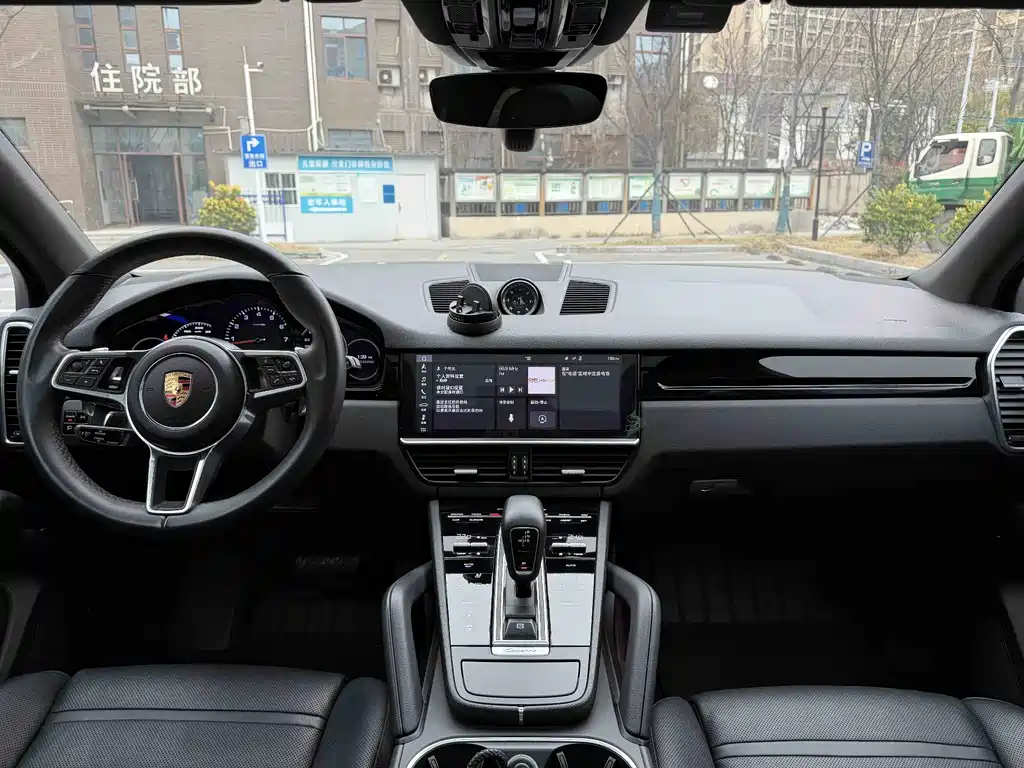 Porsche Cayenne 2019 — фото 17