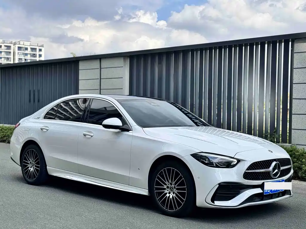 Mercedes-Benz C-Class 2024