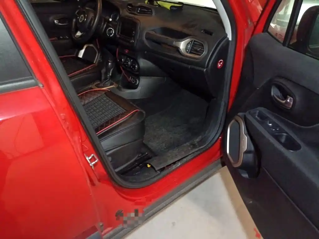 Jeep Renegade 2016 — фото 20