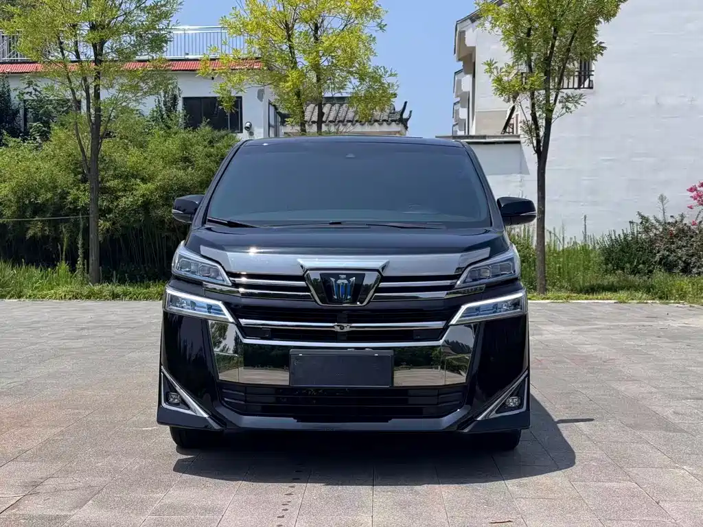 Toyota Vellfire 2022 — фото 2