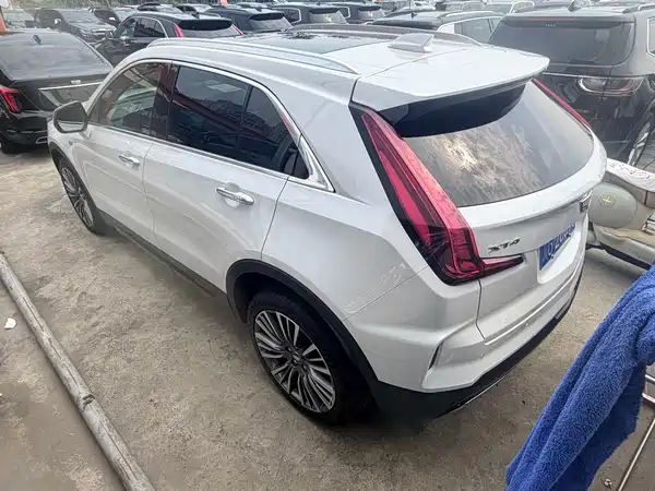 Cadillac XT4 2025