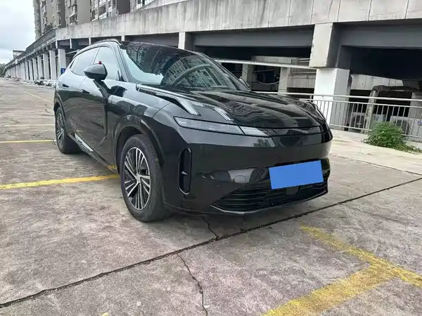 Lynk & Co 08 EM-P 2024
