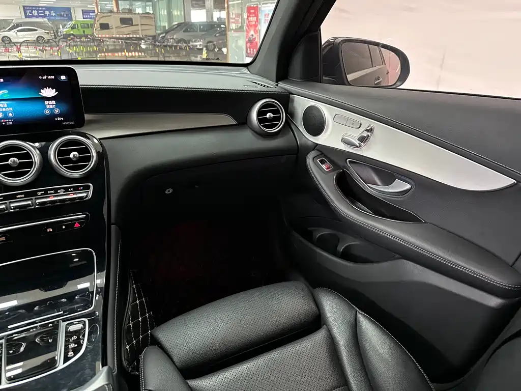 Mercedes-Benz GLC 2021 — фото 15