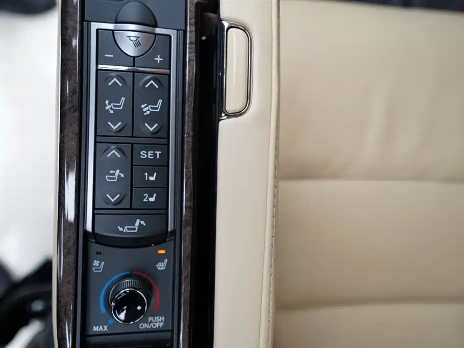 Toyota Vellfire 2021 — фото 17
