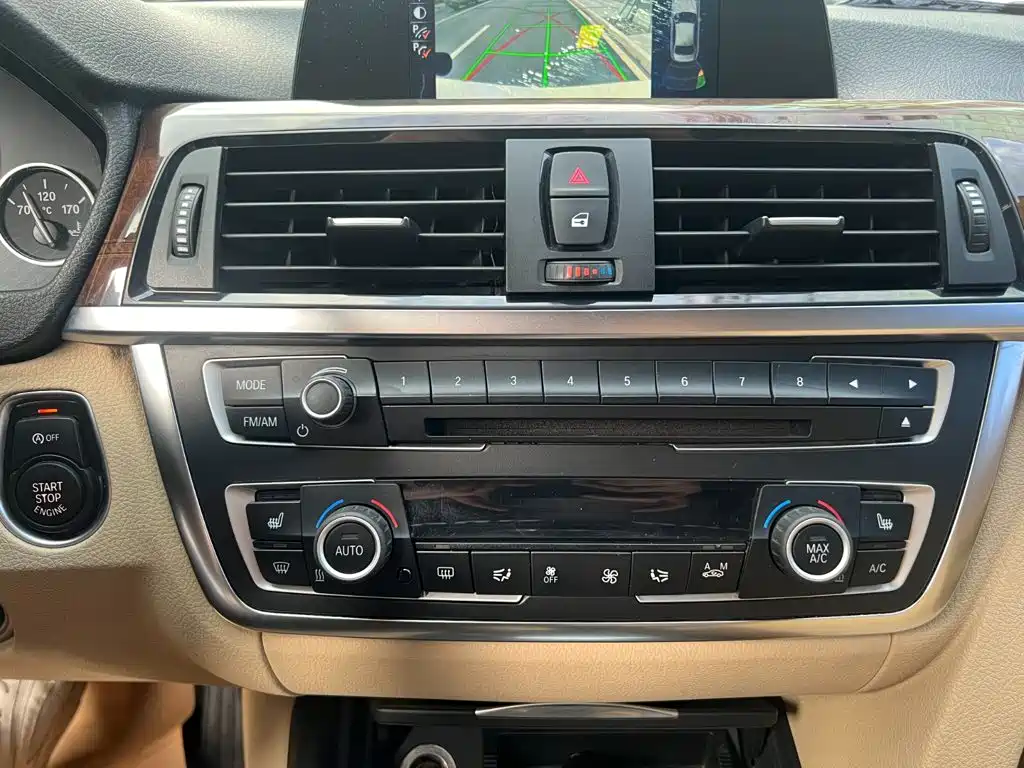 BMW 3 Series 2015 — фото 12