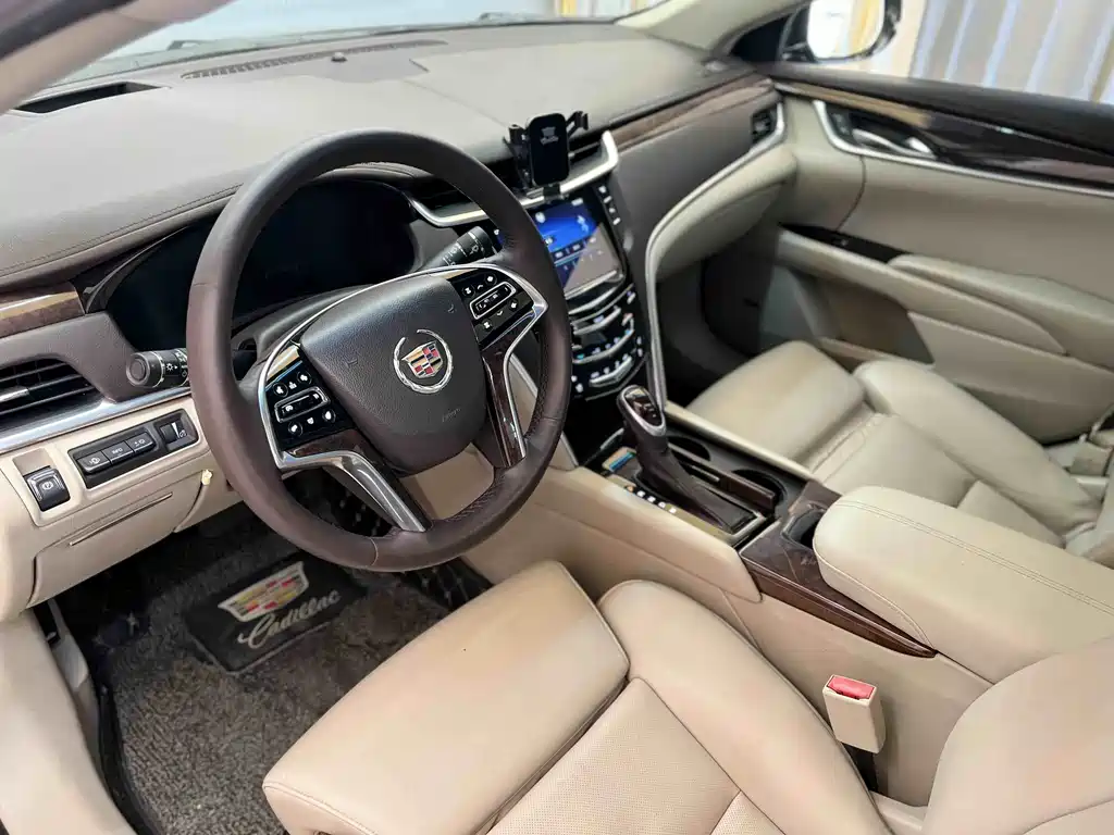 Cadillac XTS 2013 — фото 11