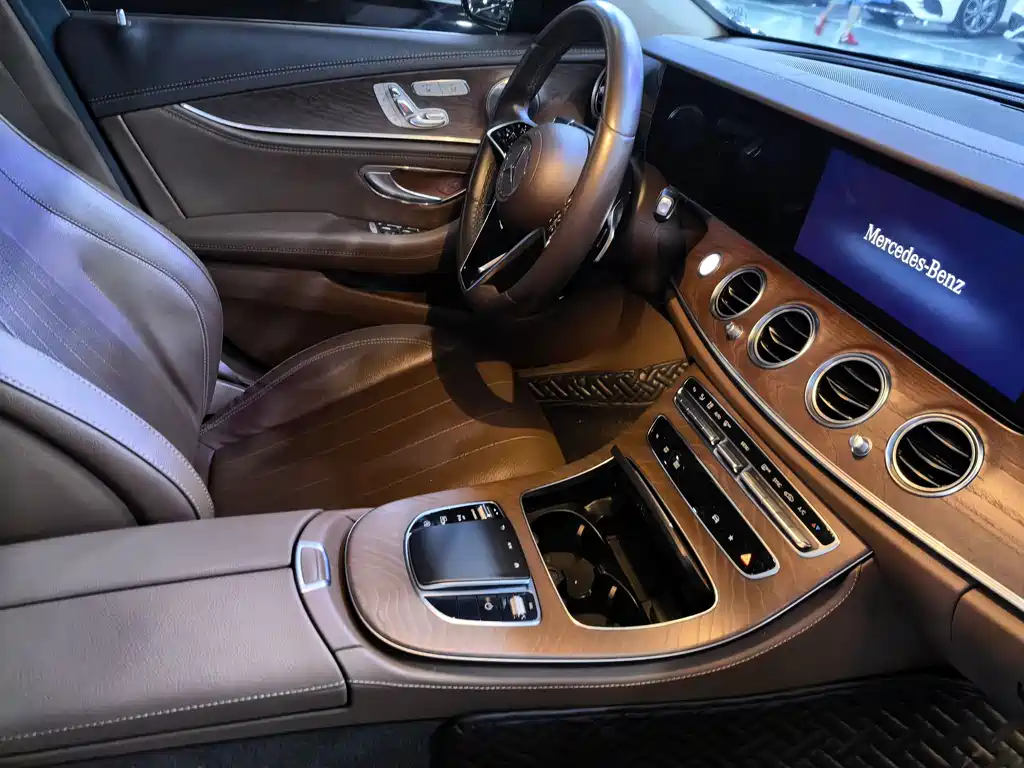 Mercedes-Benz E-Class 2021 — фото 11