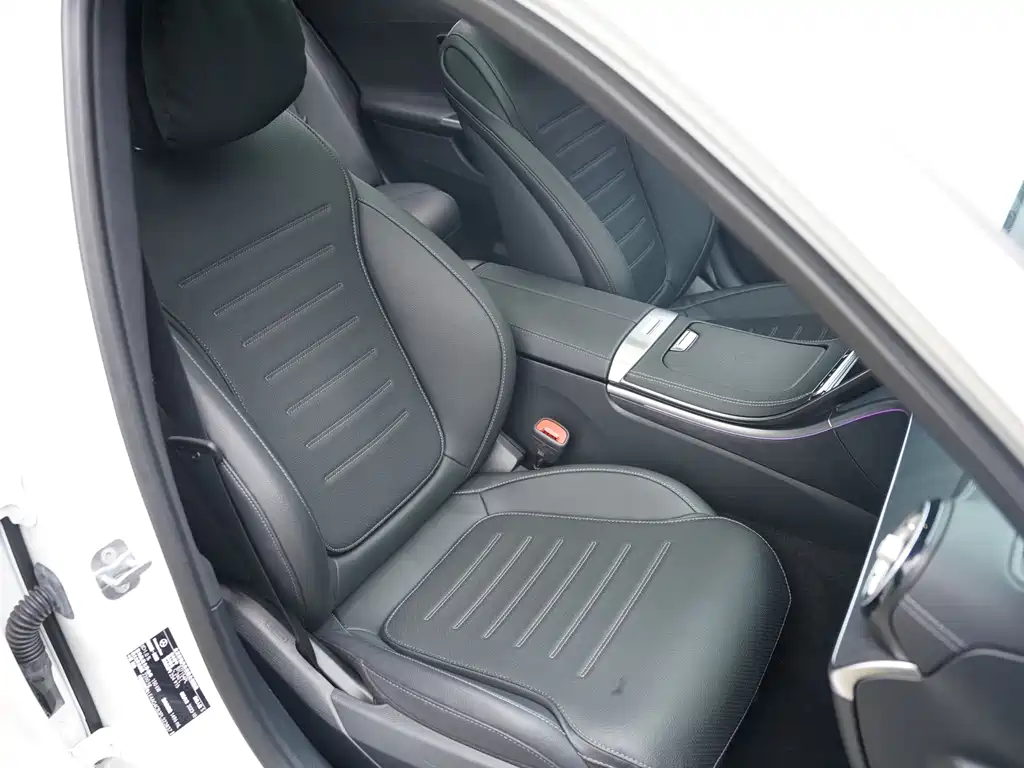 Mercedes-Benz C-Class 2024 — фото 15