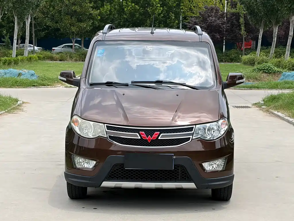 Wuling Hongguang 2015