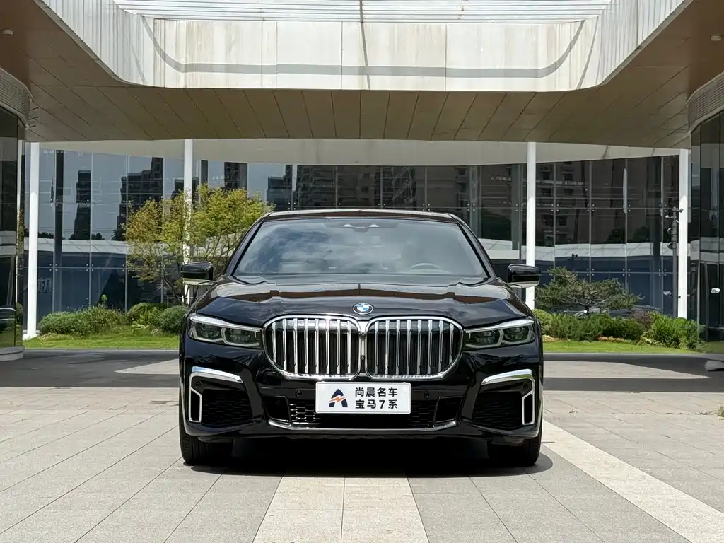 BMW 7 Series 2017 — фото 2