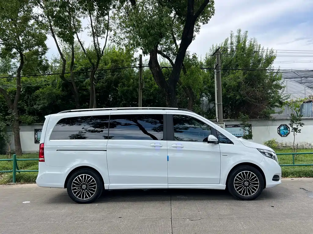Mercedes-Benz V-Class 2018 — фото 8