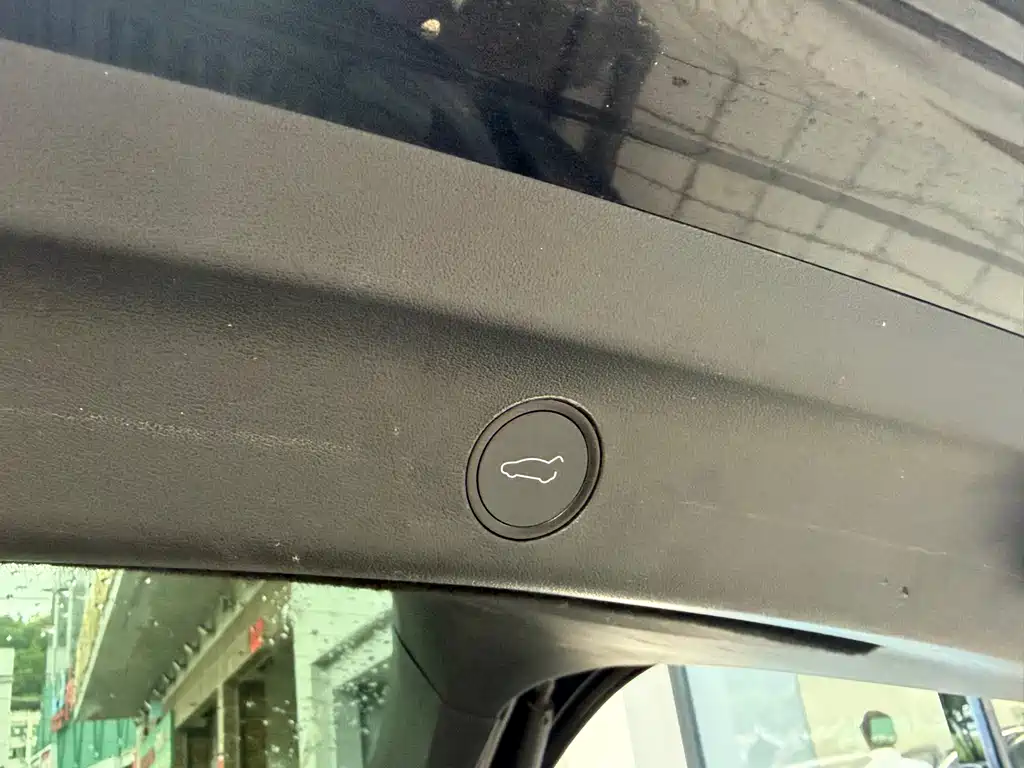 Tesla Model Y 2023 — фото 17