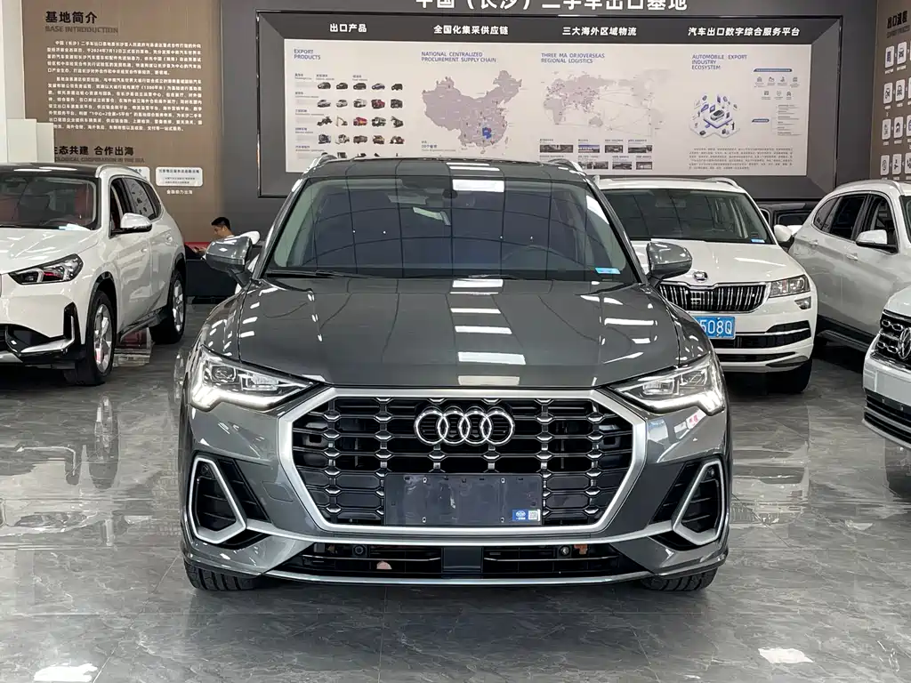 Audi Q3 2022 — фото 2