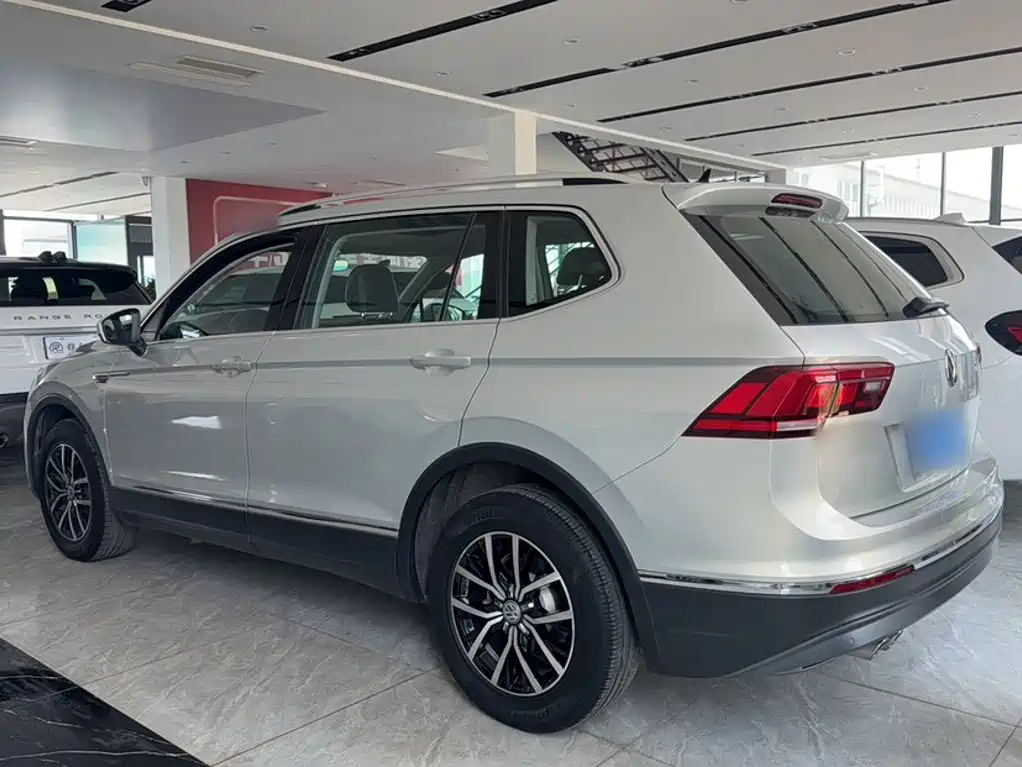 Volkswagen Tiguan L 2019 — фото 6