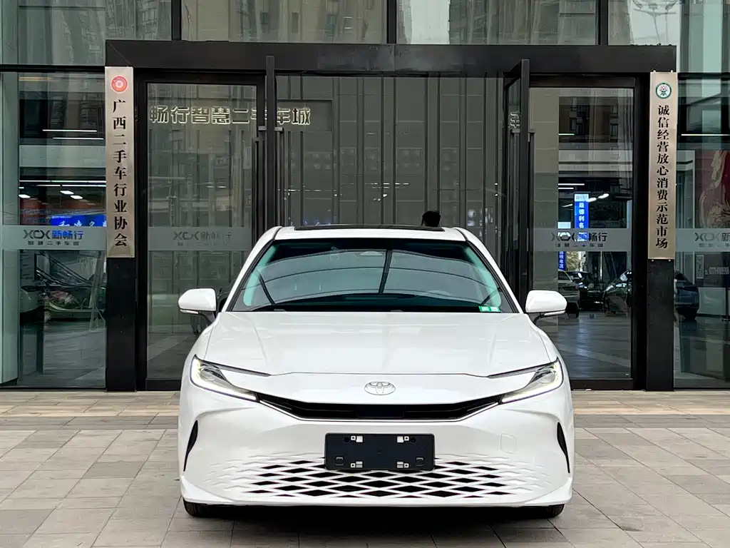 Toyota Camry 2025