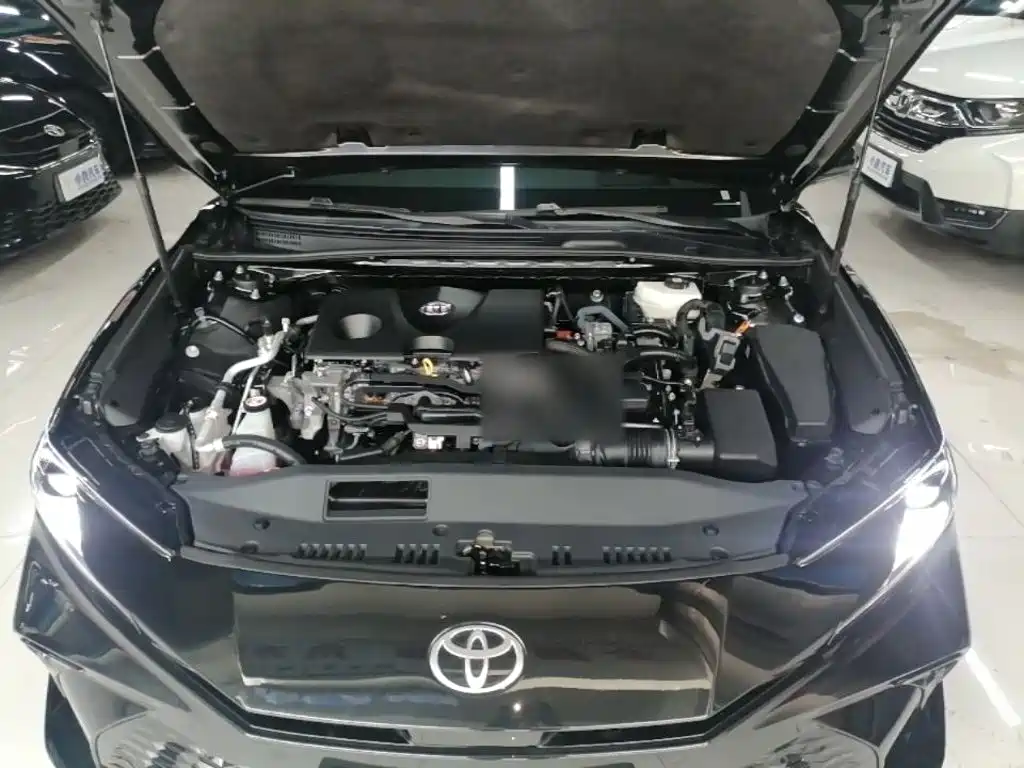 Toyota Camry 2024 — фото 20