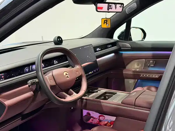 NIO ES8 2025