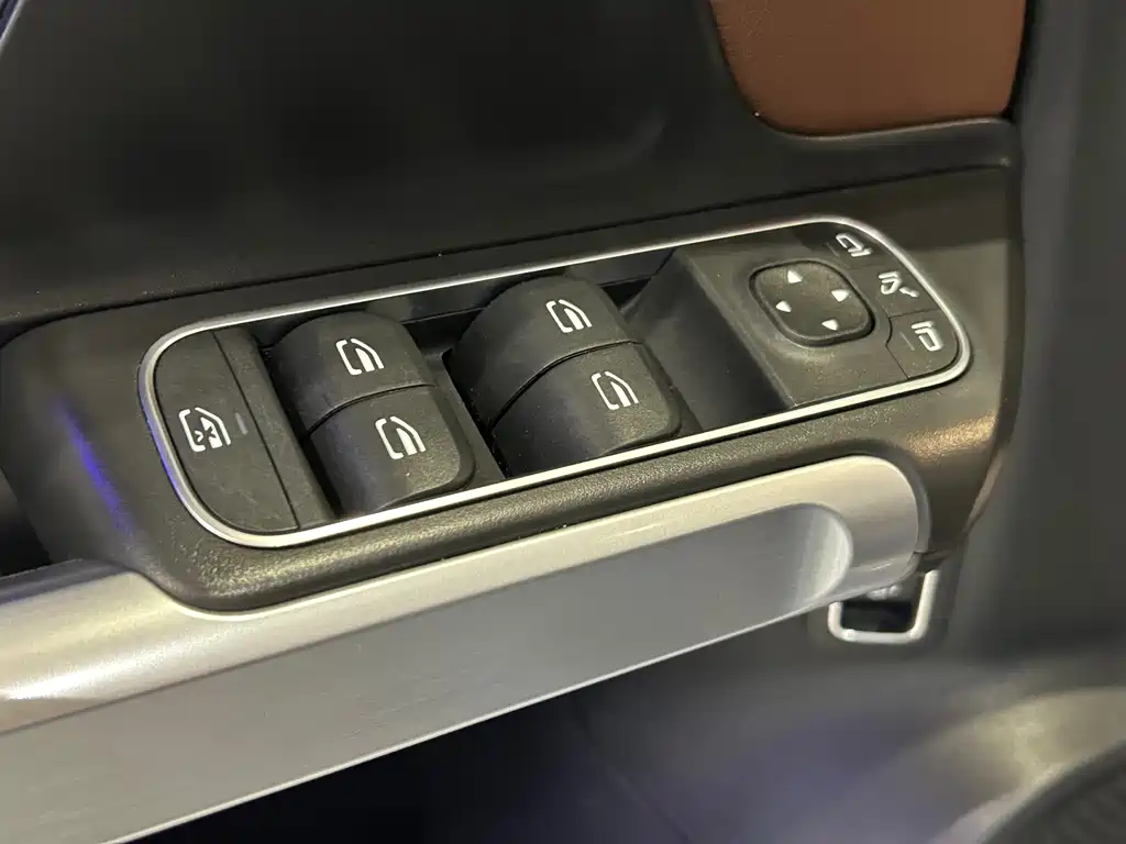 Mercedes-Benz GLB 2024