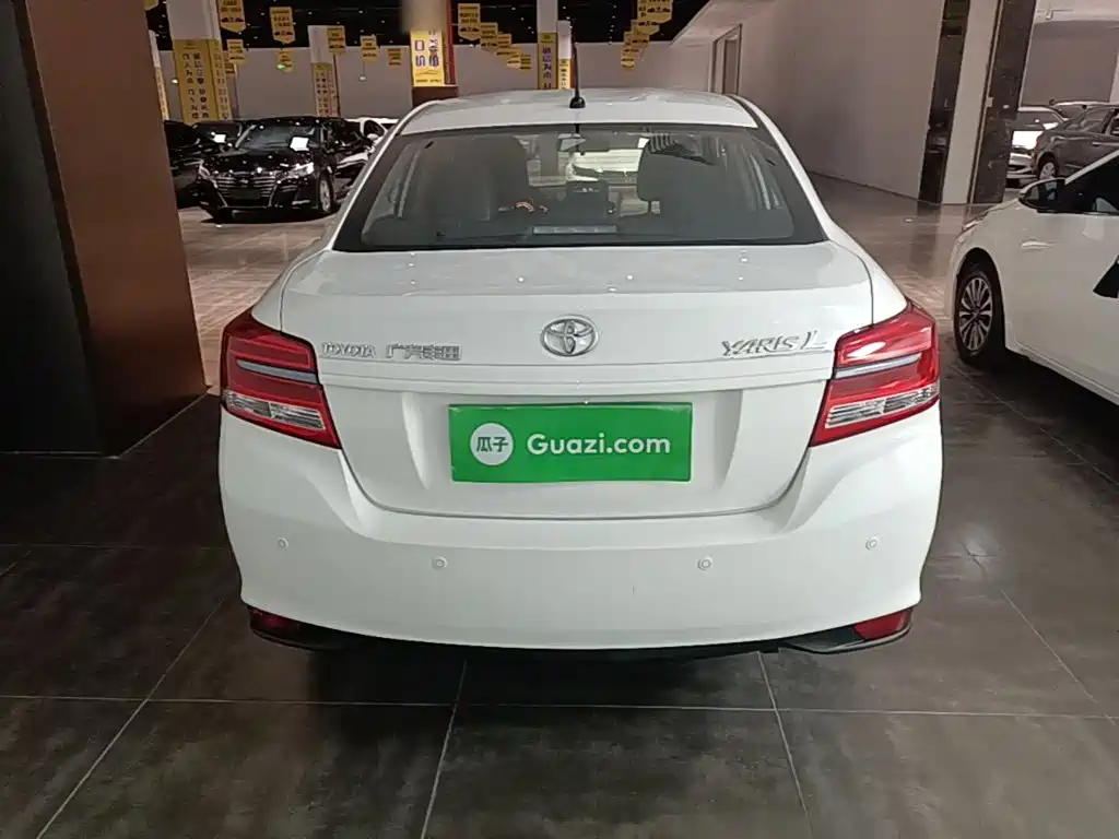 Toyota Yaris L 2023