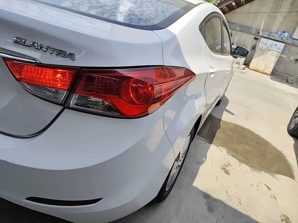 Hyundai Elantra Langdong 2014 — фото 8