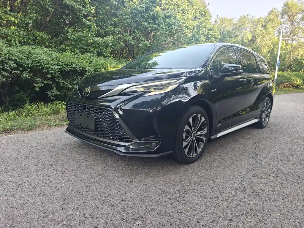 Toyota Granvia 2025