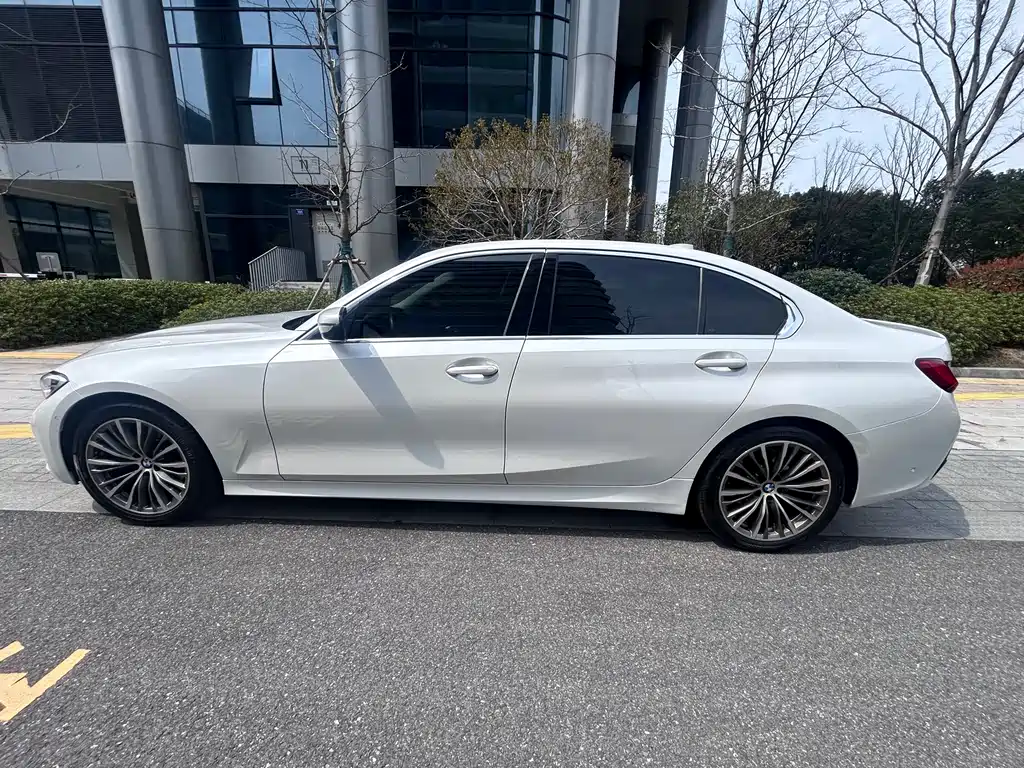 BMW 3 Series 2019 — фото 5
