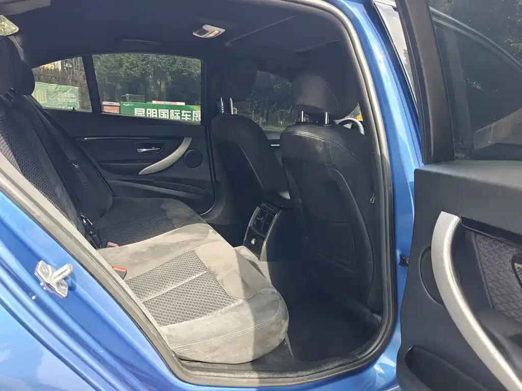 BMW 3 Series 2017 — фото 16