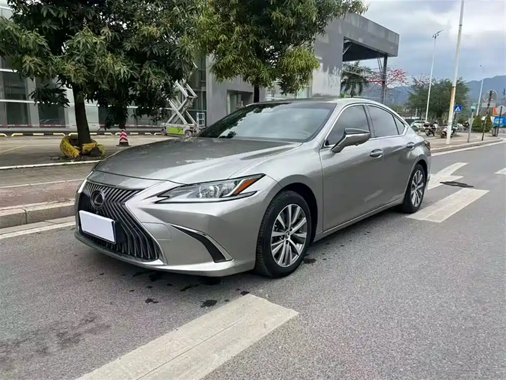 Lexus ES 2020 — фото 2