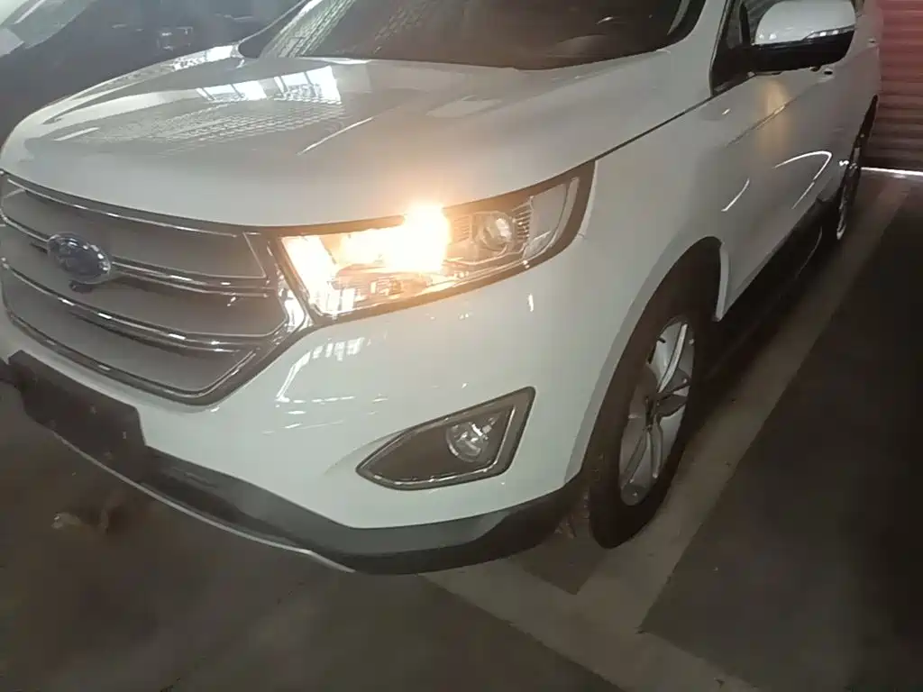 Ford Edge 2019 — фото 24