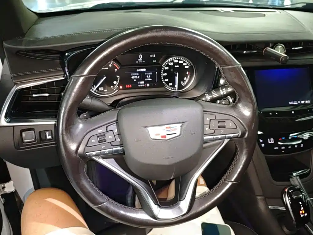 Cadillac XT6 2021 — фото 11