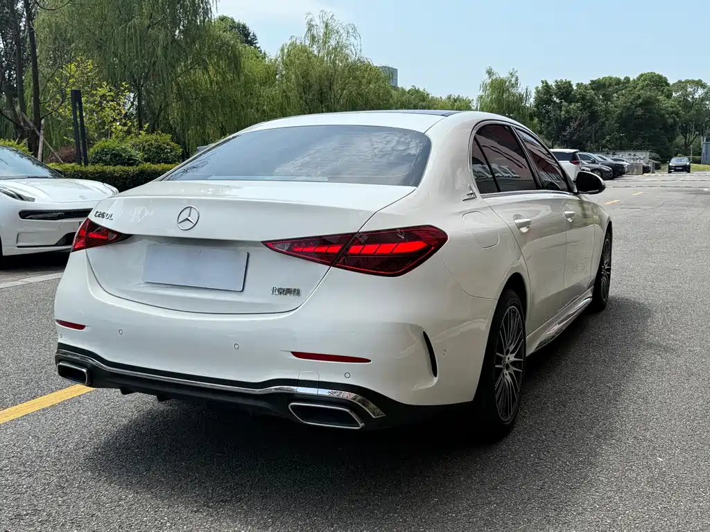 Mercedes-Benz C-Class 2023 — фото 15