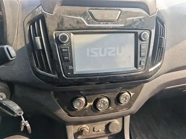 Isuzu RE-MAX Ruimai 2016