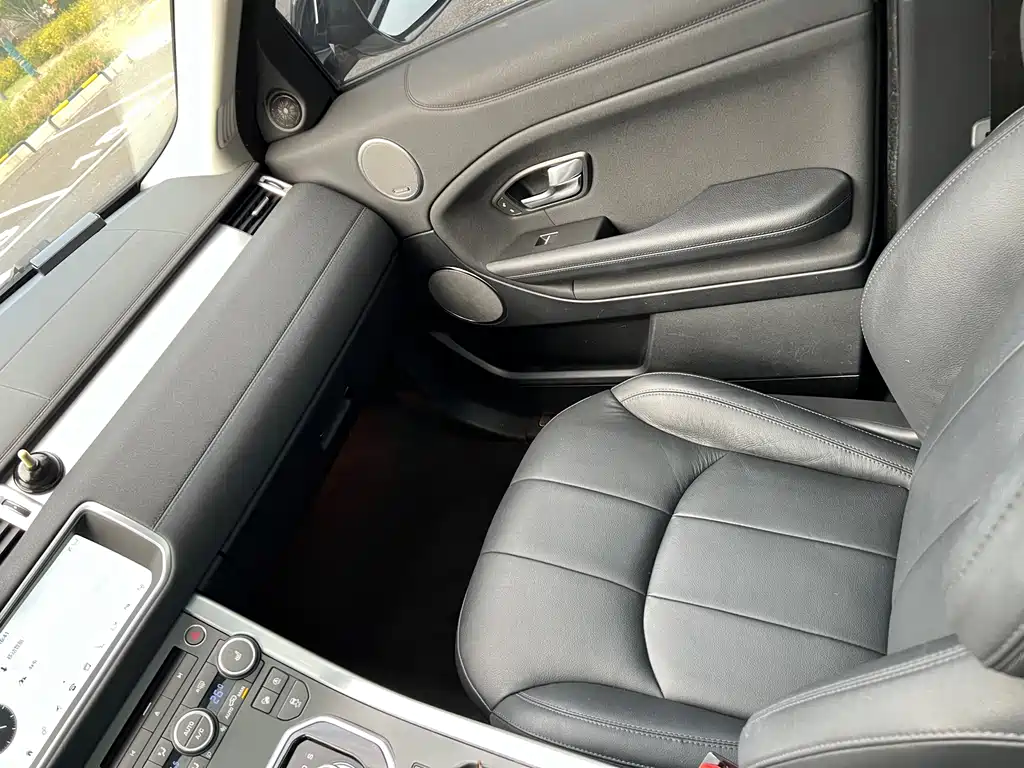 Land Rover Evoque 2019 — фото 11