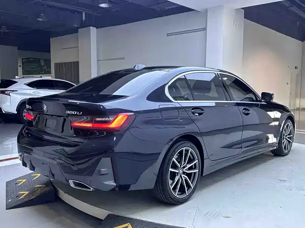 BMW 3 Series 2023