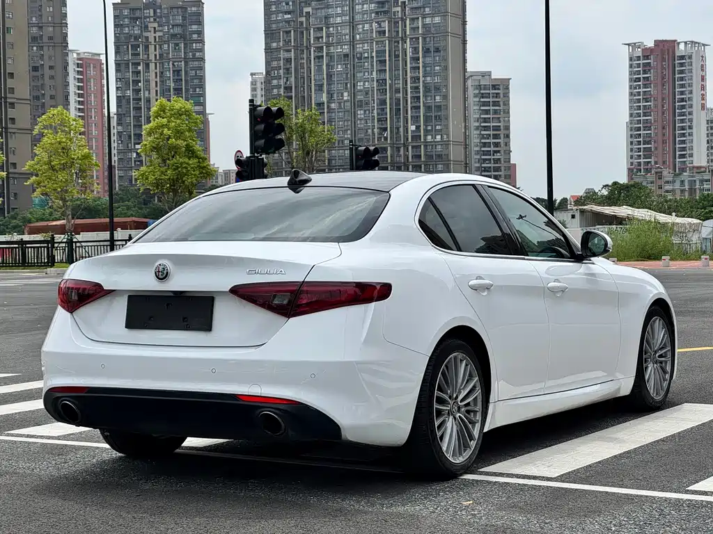 Alfa Romeo Giulia Juliet 2019 — фото 12