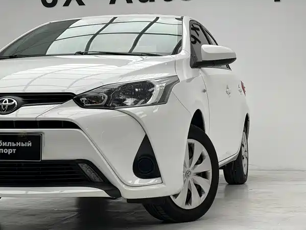 Toyota Yaris L 2022