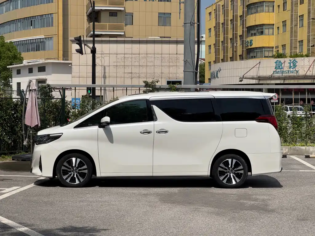 Toyota Alphard 2019 — фото 7