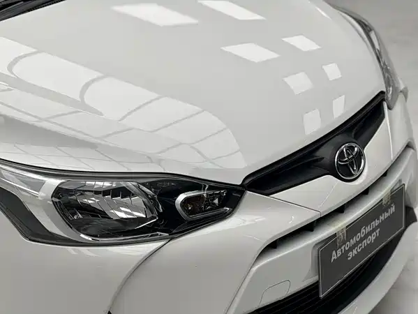 Toyota Yaris L 2022